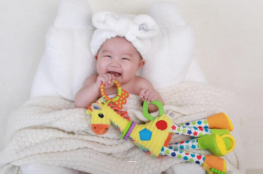 广州借卵试管代怀包男孩怎么判断宝宝是否斜颈